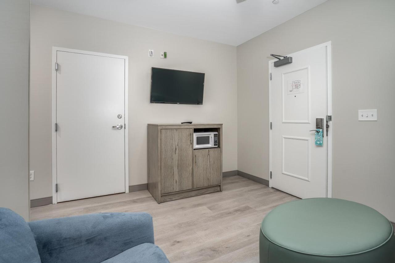 Lighthouse Suites - Best Western Signature Collection Emerald Isle Bagian luar foto