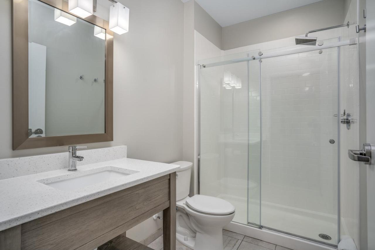 Lighthouse Suites - Best Western Signature Collection Emerald Isle Bagian luar foto