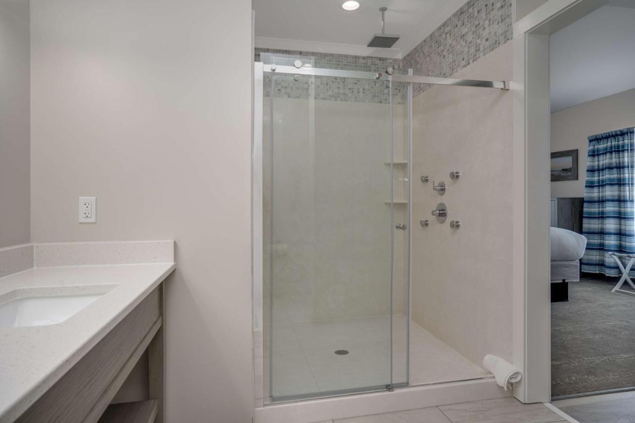 Lighthouse Suites - Best Western Signature Collection Emerald Isle Bagian luar foto