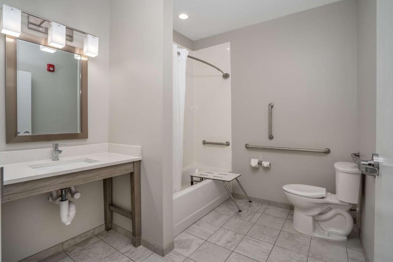 Lighthouse Suites - Best Western Signature Collection Emerald Isle Bagian luar foto