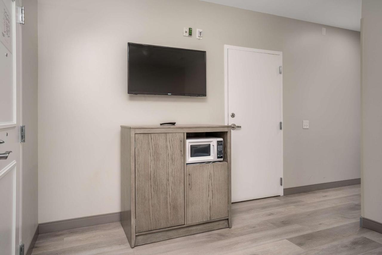 Lighthouse Suites - Best Western Signature Collection Emerald Isle Bagian luar foto