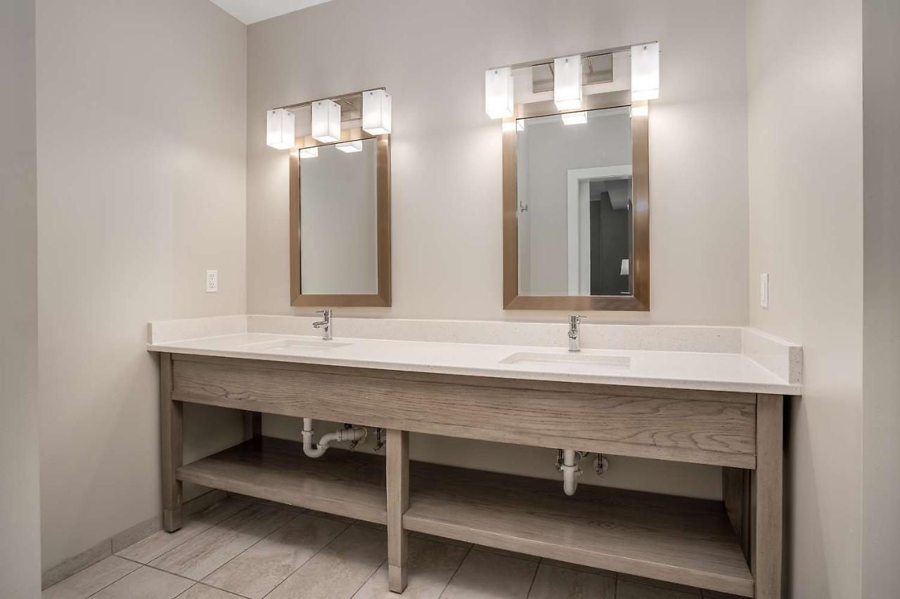 Lighthouse Suites - Best Western Signature Collection Emerald Isle Bagian luar foto