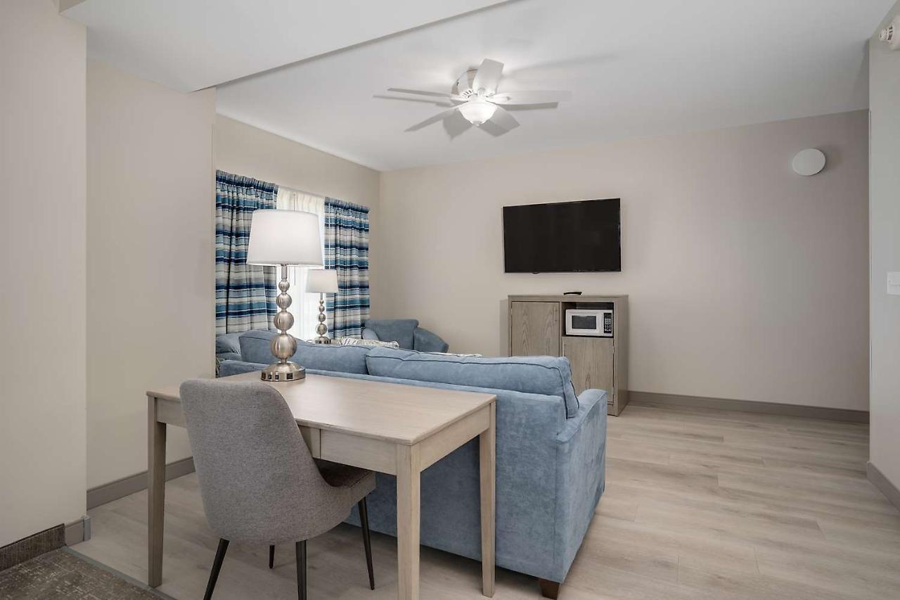Lighthouse Suites - Best Western Signature Collection Emerald Isle Bagian luar foto