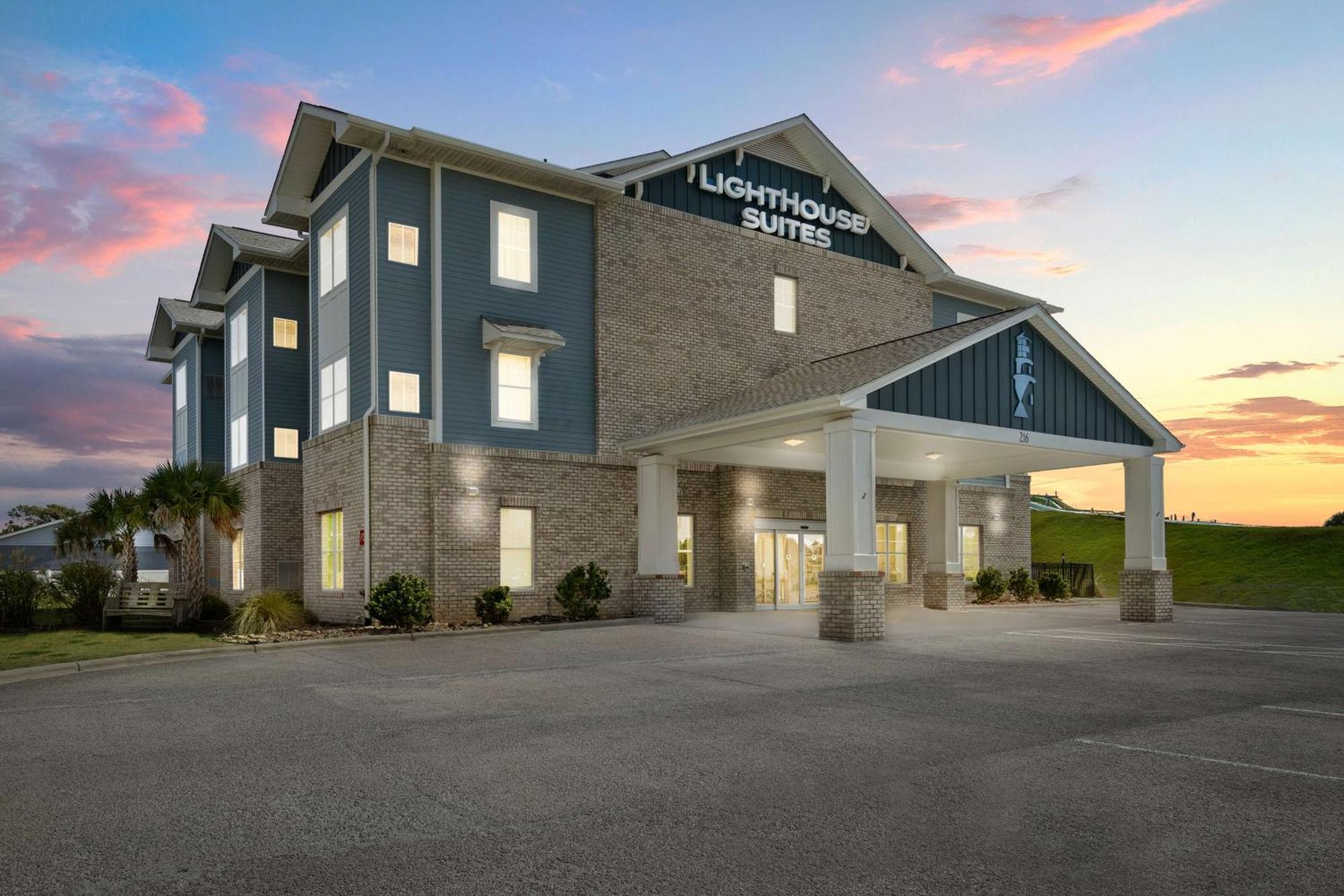 Lighthouse Suites - Best Western Signature Collection Emerald Isle Bagian luar foto